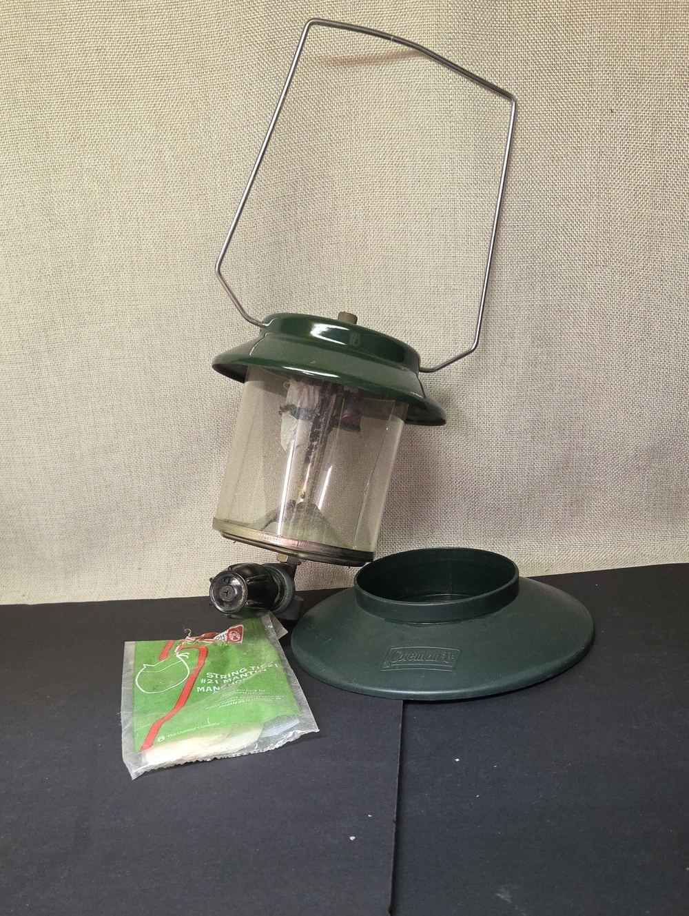 Coleman Two-Mantle Propane Lantern Qqq 14th 31st‎